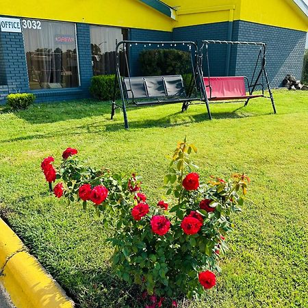 Travel Inn & Suites เอ็มโพเรีย ภายนอก รูปภาพ