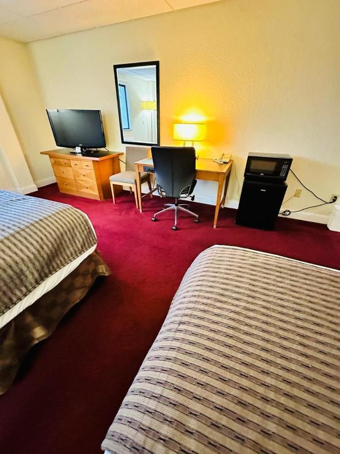 Travel Inn & Suites เอ็มโพเรีย ภายนอก รูปภาพ