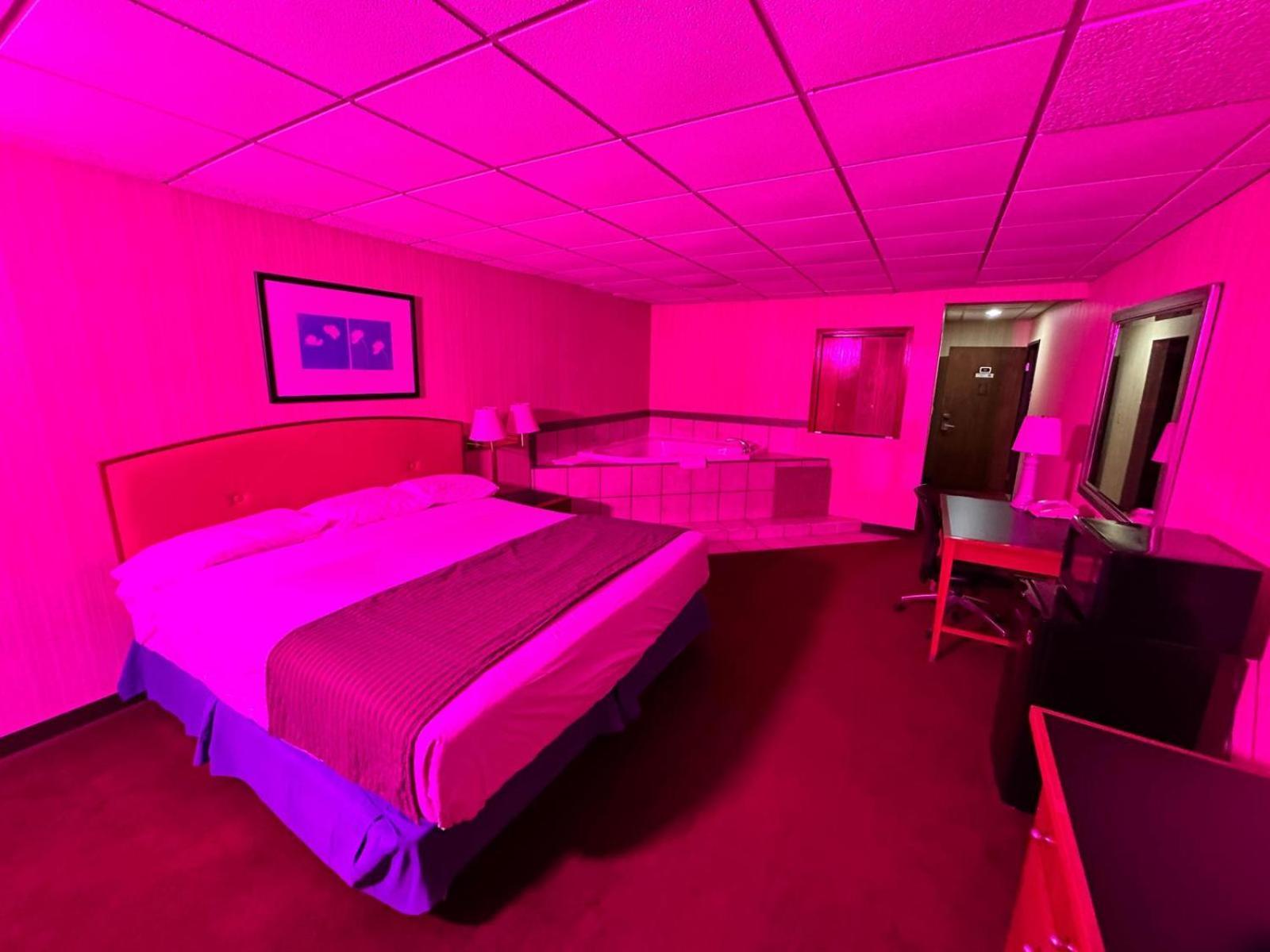 Travel Inn & Suites เอ็มโพเรีย ภายนอก รูปภาพ