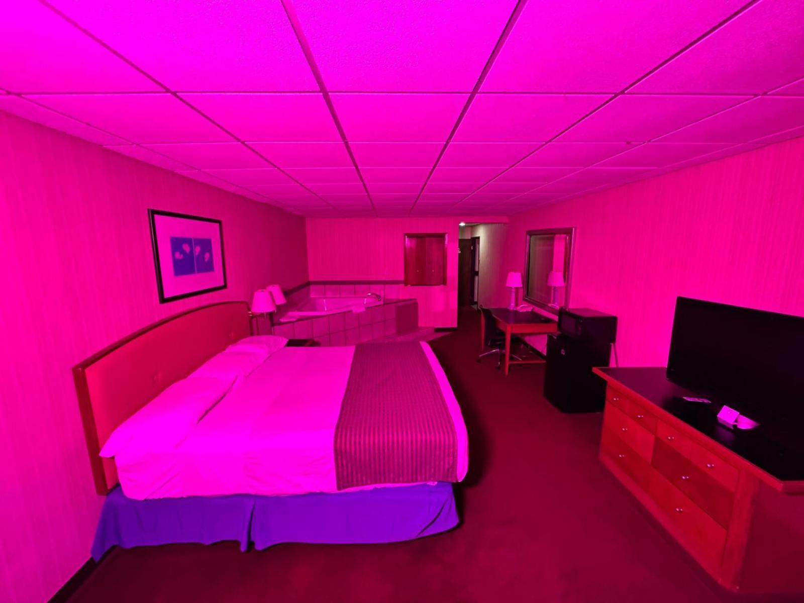 Travel Inn & Suites เอ็มโพเรีย ภายนอก รูปภาพ