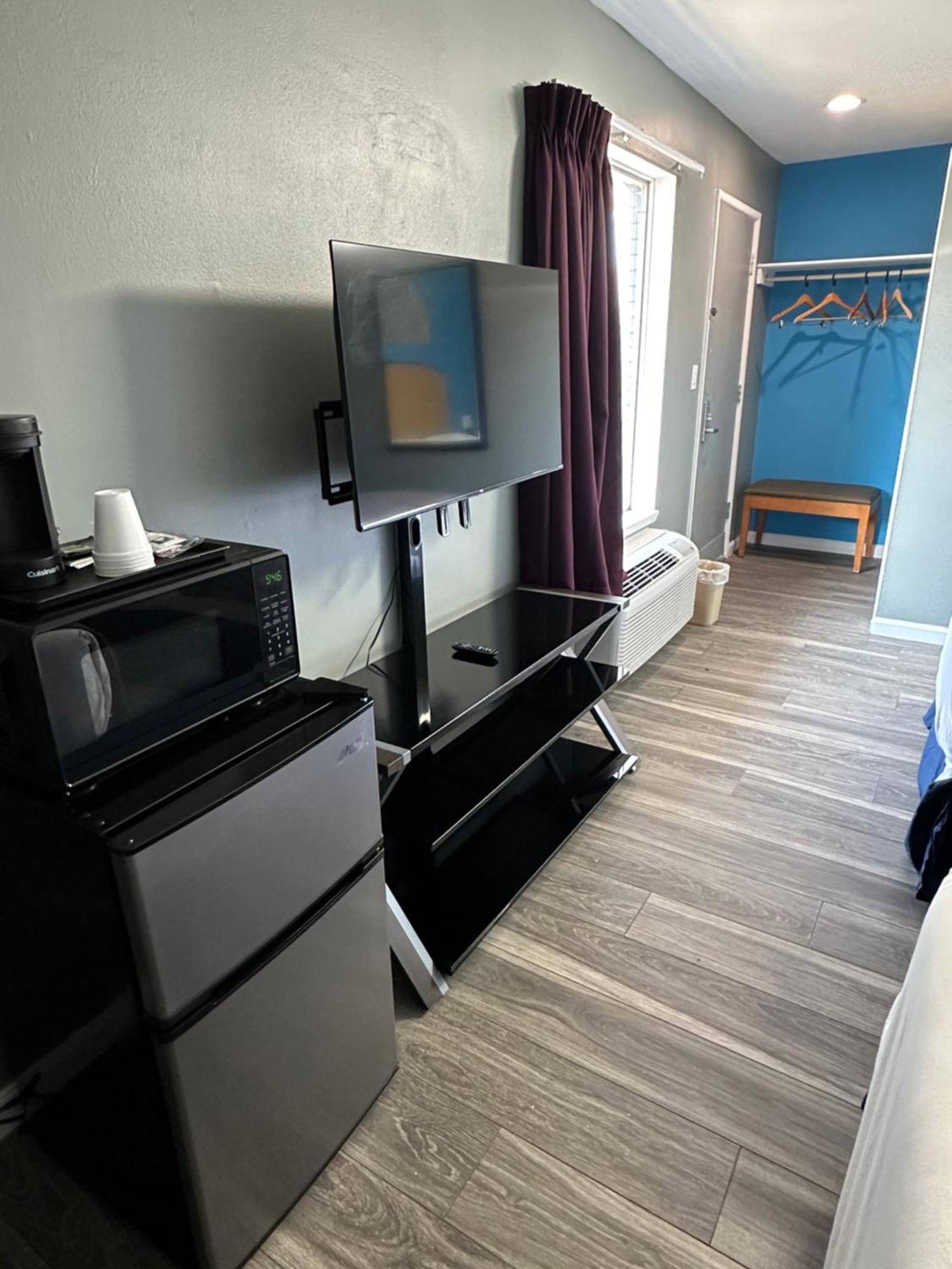Travel Inn & Suites เอ็มโพเรีย ภายนอก รูปภาพ